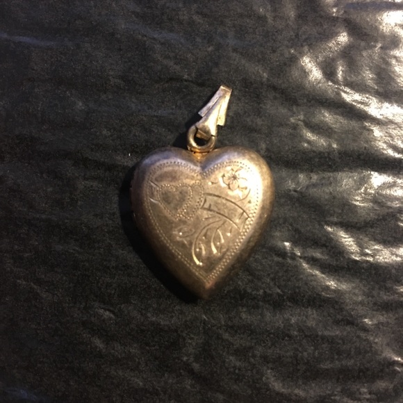 Jewelry - UNENGRAVED 1950s Sterling Locket